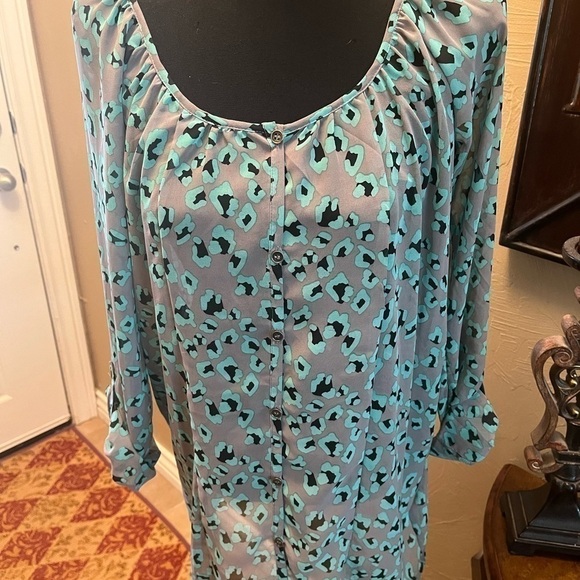 🛍️Vanity Blouse Hi Low Size Small - Picture 2 of 10